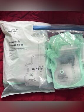 Motif Medical Mint Green Breastmilk Storage Bags - Leak Proof, BPA Free